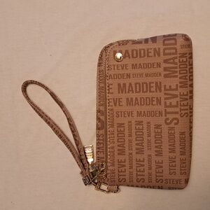 Steve Madden Btrell Wristlet